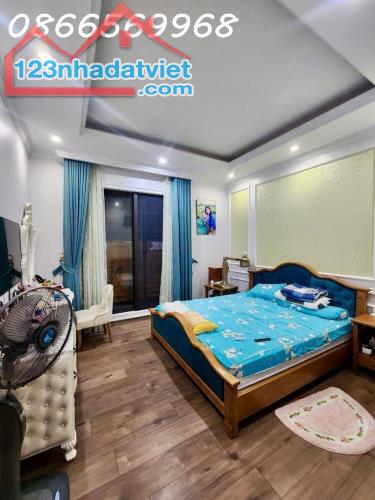 HIẾM CÓ! BÁN BIỆT THỰ PHỐ THÁI HÀ - LÔ GÓC 184M² - MT 12M - Ô TÔ TRÁNH - KINH DOANH - GIÁ - 2