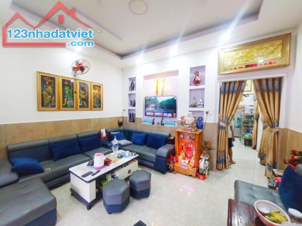 Bán nhà 1 Trệt 1 Lầu 113m ngang KHỦNG 9m Phường zíp Bình Thọ,gần Vincom Thủ Đức