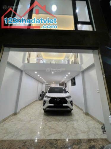 Duy nhất 1 nhà Khương Trung 8T 48m2 thang máy ô tô vào 15m ra phố cho thuê 55tr/ th KD tốt