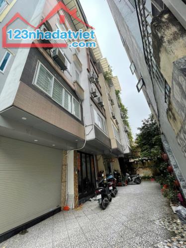Bán nhà Định Công Thượng, Hoàng Mai. 40m2 x 5 Tầng. MT 4.2m. NGÕ THÔNG. Ô TÔ. Hơn 10 Tỷ.