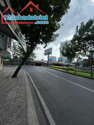 HOT HOT HOT Chính chủ cần bán gấp nhà 2 MT trước -sau Hoàng Sa và Nam Kỳ Khởi Nghĩa P.8 Qu - 2