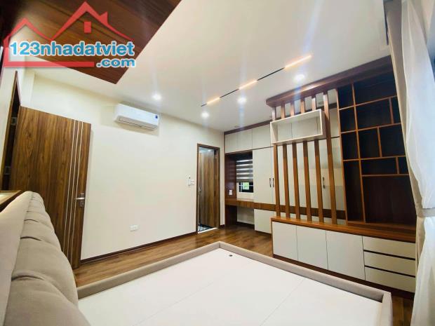 CẦN BÁN GẤP !!! MẶT PHỐ CỰ LỘC - 40m x 6 TẦNG THANG MÁY - LÔ GÓC GIÁ HƠN 13 TỶ - 2