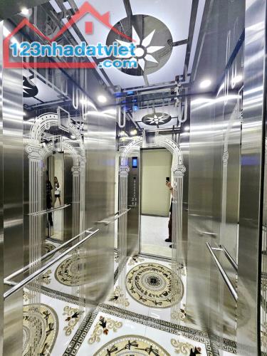 Bán nhà, văn phòng 5T lô góc,đường ô tô Ngọc Thuỵ DT65m .19,8 tỷ