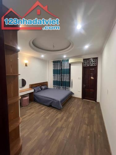 BÁN NHÀ LÔ GÓC – ĐẠI LA – 5 TẦNG – Gần phố