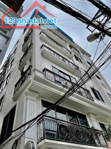 BÁN NHÀ CCMN 8 TẦNG - MẶT NGÕ CẦU GIẤY - Ô TÔ QUA  - 100M2 - SỔ ĐỎ CHÍNH CHỦ