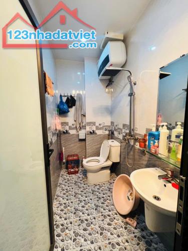 Bán nhà 3,5 tầng đường thông 6m tại Cam Lộ 1, Hùng Vương, Hồng Bàng giá chỉ 2,6 tỷ - 4