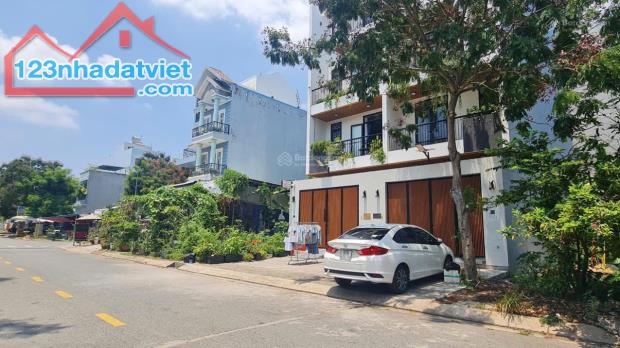 Bán đất ngay khu dân cư Đại Phúc phân lô - đường ô tô 40m- 3 làng đường- 100m2 ngang 5m, - 2