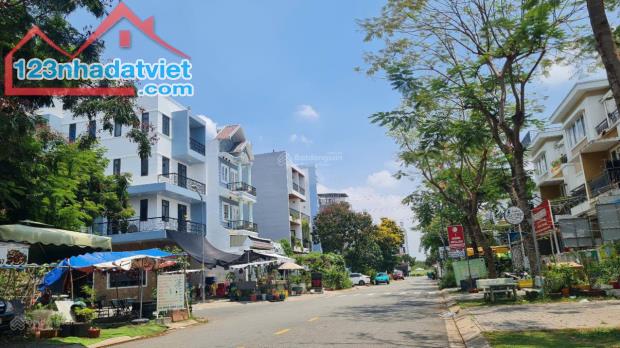 Bán đất ngay khu dân cư Đại Phúc phân lô - đường ô tô 40m- 3 làng đường- 100m2 ngang 5m, - 3