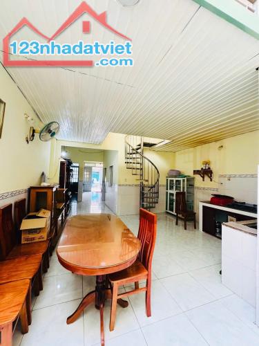 Bán Nhà Gác Lửng gần Chợ Phú Thọ KP5 P. Trảng Dài, cách đường Nguyễn Khuyến 1 sẹc 50M - 3