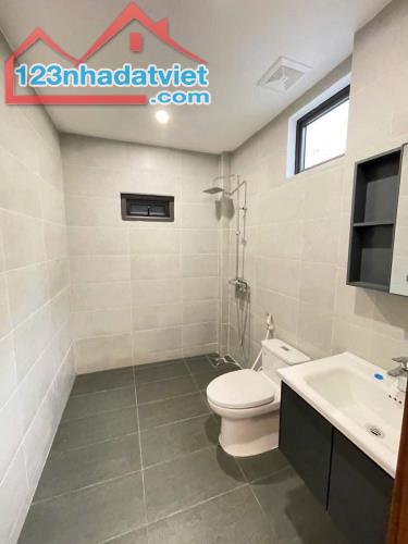 NHÀ PHỐ ĐƯỜNG LÁNG - ĐỐNG ĐA. DIỆN TÍCH 62M2 - XÂY 5 TẦNG - MẶT TIỀN 6,5M. CÁCH 1 NHÀ RA P