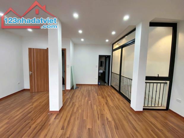 NHÀ MỚI ĐẸP TRÍCH SÀI TÂY HỒ 90M2 - SÁT HỒ - YÊN TĨNH CHỈ 13 TỶ
