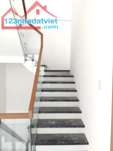 ♣ Nhà sát MT Bình Thái 4, 63m2, ngang 8m, 3 tầng mới, xây tâm huyết, 9 trụ, hiện đại, - 4
