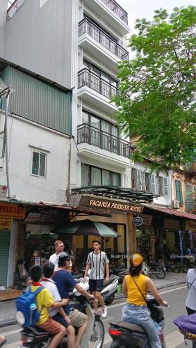 Bán nhà mặt phố Hàng Vải, Hoàn Kiếm 48 tỷ, 86m2 mặt tiền 5m một sổ full nóc rất hiếm - 2