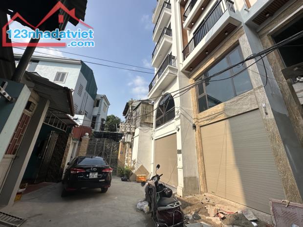 Chính Chủ Nhà Cổ Linh, Ô Tô Tránh, Sát Aeon Long Biên, Sầm Uất, Chỉ 8,x Tỷ