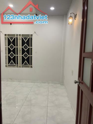 Bán Nhà mặt tiền kinh doanh Bùi thị Lùng. TT Hóc Môn. 60m2, 2 Tầng, Đường 12m kinh doan - 2