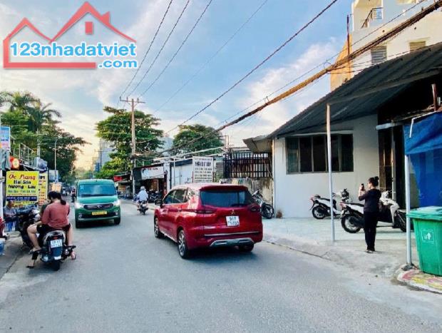 Nhà mặt tiền 3 tầng Gần EMART Phan Huy Ích p12 Gò Vấp - 4