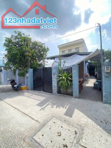 BÁN NHÀ MẶT TIỀN - ĐƯỜNG BÊ TÔNG 5M - THỊ TRẤN HÓC MÔN - GIÁ CHỈ 4,9 TỶ (THƯƠNG LƯỢNG) - 1