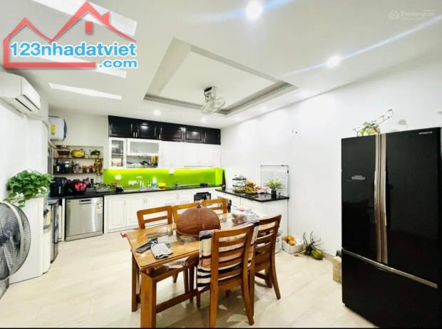 NHÀ PHỐ TRUNG KÍNH- LÔ GÓC 3 MẶT THOÁNG, Ở SƯỚNG- 35M, 5 TẦNG- 7,x Tỷ - 1
