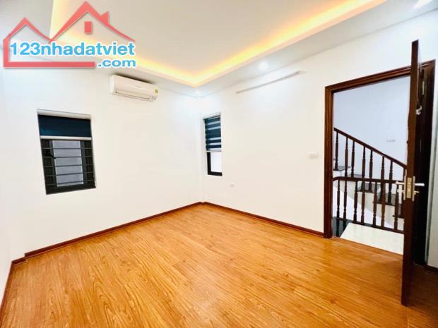 Bán nhà Văn Chương 20m2 x 5 tầng, ngõ to 4m, cực gần phố giá bán nhỉnh 3 tỷ - 2