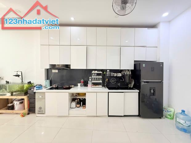LAM SƠN - P2 TÂN BÌNH - HẺM Ô TÔ - DT:44M2 [ 4 ❌ 11M ] 4 TẦNG,4PN - CHỈ 8,3 TỶ - 4