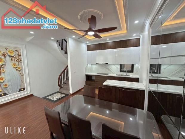 🏠 BÁN NHÀ CẦU GIẤY – 34M² – 6 TẦNG – GIÁ 8.5 TỶ