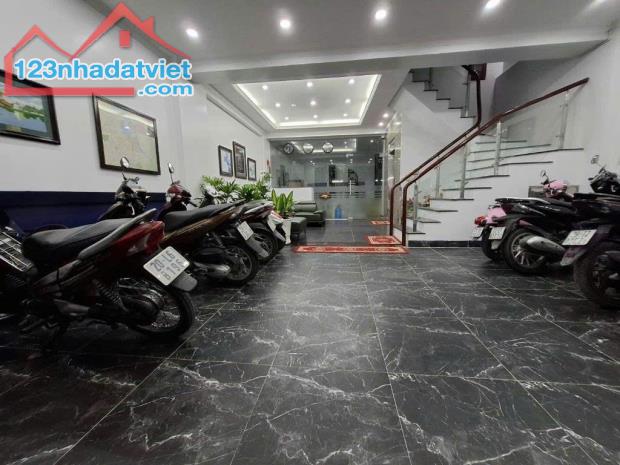 BÁN TÒA CĂN HỘ DỊCH VỤ HẠNG SANG PHỐ ĐÌNH THÔN – OTO TRÁNH – 108m² x 9 TẦNG – 16 CĂN – GIÁ - 5