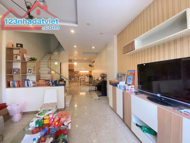 🏡 BÁN NHÀ ĐẸP LÊ TRỌNG TẤN - 45M² X 5 TẦNG - CÁCH Ô TÔ 20M - GIÁ CHỈ 6,8 TỶ