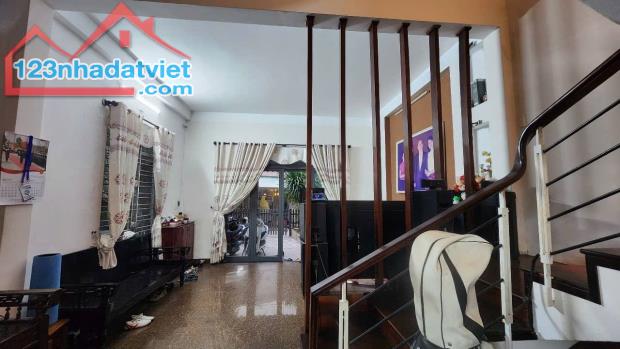 # Nhà Kiệt gần MT Thái Thị Bôi, Chợ, 170m2, ngang 8, 3 tầng, 5.x tỷ - 1