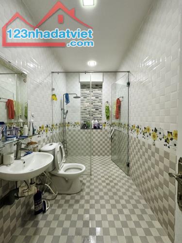 HƠN 7 TỶ NHÀ PHÚ NHUẬN - 10M XE HƠI ĐỖ - HẺM THÔNG LÊ VĂN SỸ - 48M2 4 TẦNG 4PN ĐẸP CHUẨN - 2