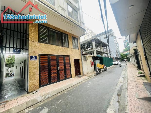 BÁN NHÀ HOÀNG ĐẠO THÀNH, THANH XUÂN, NHÀ MỚI, Ô TÔ ĐỖ CỔNG, 2 MẶT NGÕ, SÂN VƯỜN RỘNG.