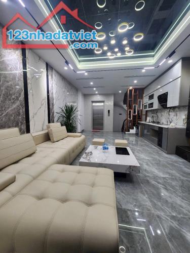 Nhà đẹp nội thất xịn đường ô tô khu Quân Đội 918 Phúc Đồng DT 45m2 . Giá 16.38 tỷ - 1