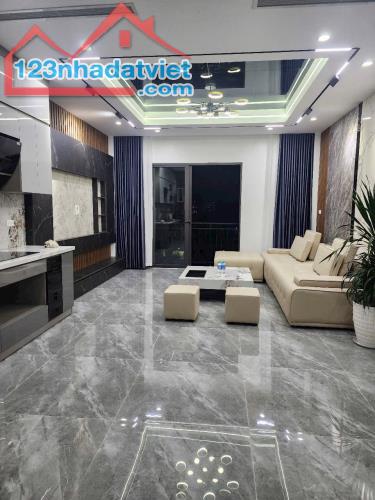 Nhà đẹp nội thất xịn đường ô tô khu Quân Đội 918 Phúc Đồng DT 45m2 . Giá 16.38 tỷ - 2