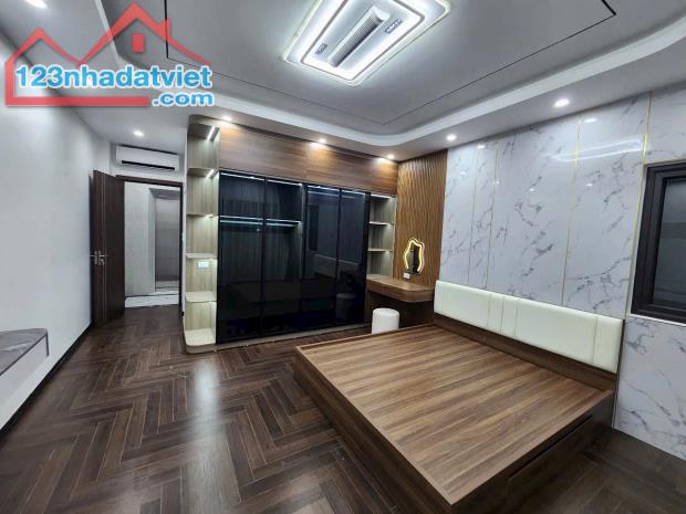 Nhà đẹp nội thất xịn đường ô tô khu Quân Đội 918 Phúc Đồng DT 45m2 . Giá 16.38 tỷ - 4