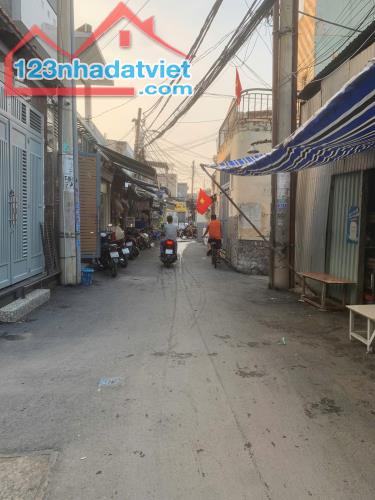 Bán đất 90m², SHR, ngang 6m đẹp không QH, gần GigaMall, Phạm Văn Đồng, giá chỉ 4,9 tỷ. - 2