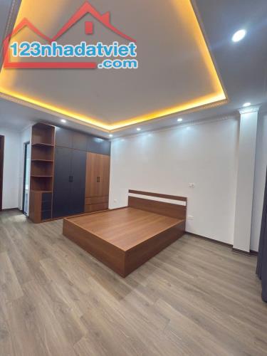 Nhà đẹp phố Cầu Giấy - 6 tầng thang máy - gần ngay Công viên Thủ Lệ - 3