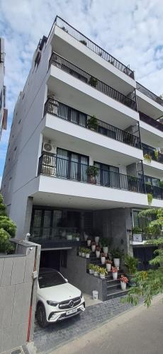 Bán Tòa Mặt Phố Mặt Phố Nghi Tàm, Tây Hồ 126m2/ 7Tầng Thang máy, MT 8m 75 Tỷ