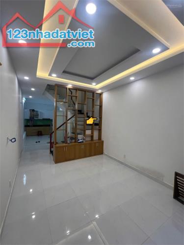 Bán nhà sát Lê Hồng Phong, Q.10, hẻm kinh doanh, 8.x tỷ! - 3