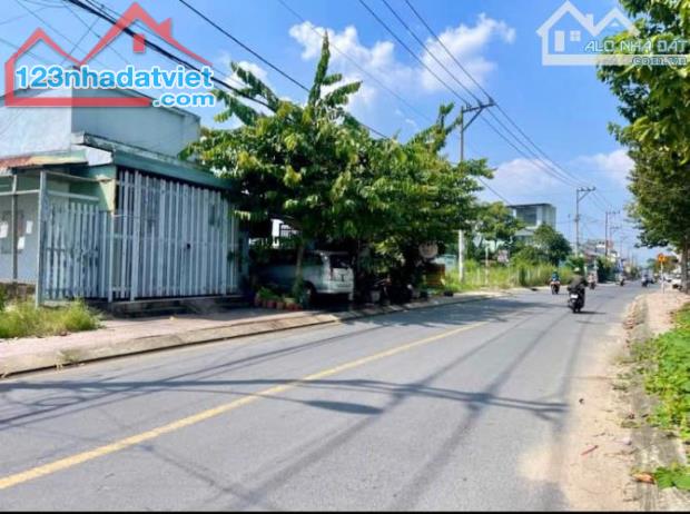 CHỦ GỬI ĐẤT BÁN LÔ NHỮ TIẾN HIẾN NGANG 10,8x20 MT NHỰA GIÁ 570TR TL