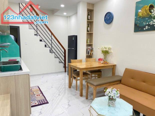 SÁT D2 NGUYỄN GIA TRÍ - ĐH NGOẠI THƯƠNG - NHÀ ĐẸP 2 TẦNG 2PN, FULL NỘI THẤT, CHỈ XÁCH - 1