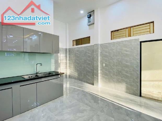 MẶT TIỀN KINH DOANH SẦM UẤT - 3TẦNG - DT 6M x 26M - NGAY EMART PHAN HUY ÍCH P12 GÒ VẤP - 3