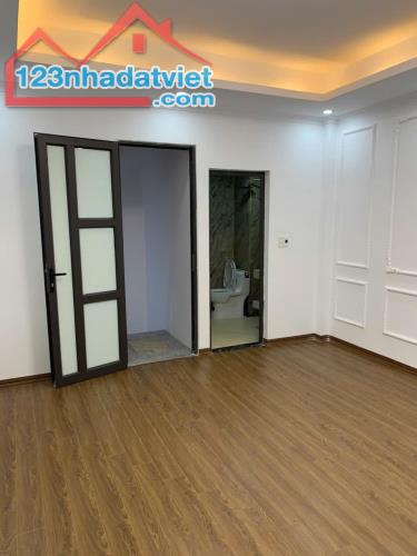 Bán căn nhà xây mới độc lập ngay đồng Mai, Hà Đông. Cách phố chỉ 50m. Căn nhà diện tích 34