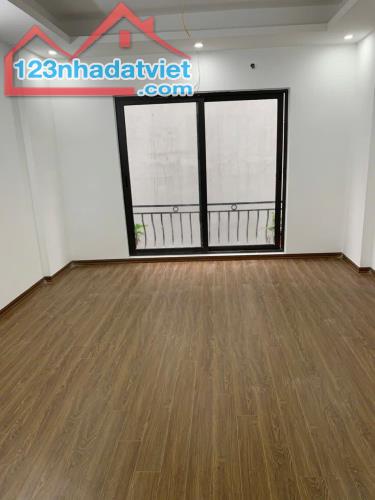 Bán căn nhà xây mới độc lập ngay đồng Mai, Hà Đông. Cách phố chỉ 50m. Căn nhà diện tích 34 - 1