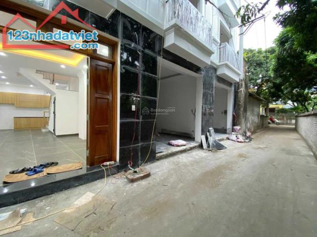 Bán căn nhà xây mới độc lập ngay đồng Mai, Hà Đông. Cách phố chỉ 50m. Căn nhà diện tích 34 - 2