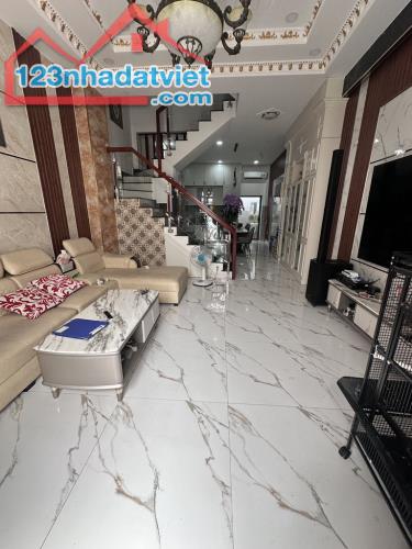 NHÀ 4 TẦNG CÒN MỚI – FULL NỘI THẤT – Hà Huy Giáp, Quận 12 - 68m² -  6.4 tỷ - 3