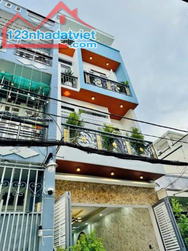 Bán gấp nhà ở đường Cao Văn Lầu, phường 1, quận 6, giá 2 tỷ 300 triệu