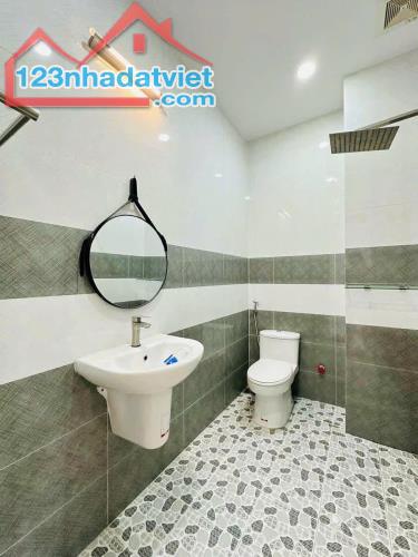 Bán gấp nhà ở đường Cao Văn Lầu, phường 1, quận 6, giá 2 tỷ 300 triệu - 4