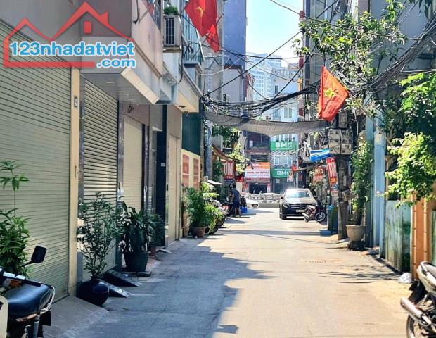 Bán nhà phố Vũ Hữu phân lô Ô tô tránh - 55m nhà 5 tầng giá 18,3 tỷ