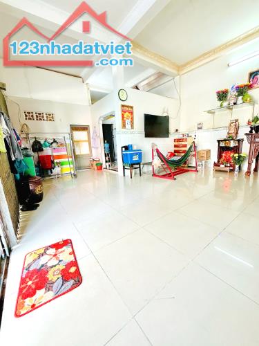 Bán nhà 1 lầu mặt tiền NB khu Bình Hưng, Bình Chánh (sát Quận 8) - 1