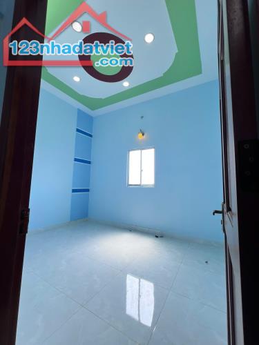 Bán nhà riêng Hóc Môn 3 phòng ngủ - 3