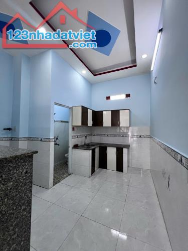 Bán nhà riêng Hóc Môn 3 phòng ngủ - 4
